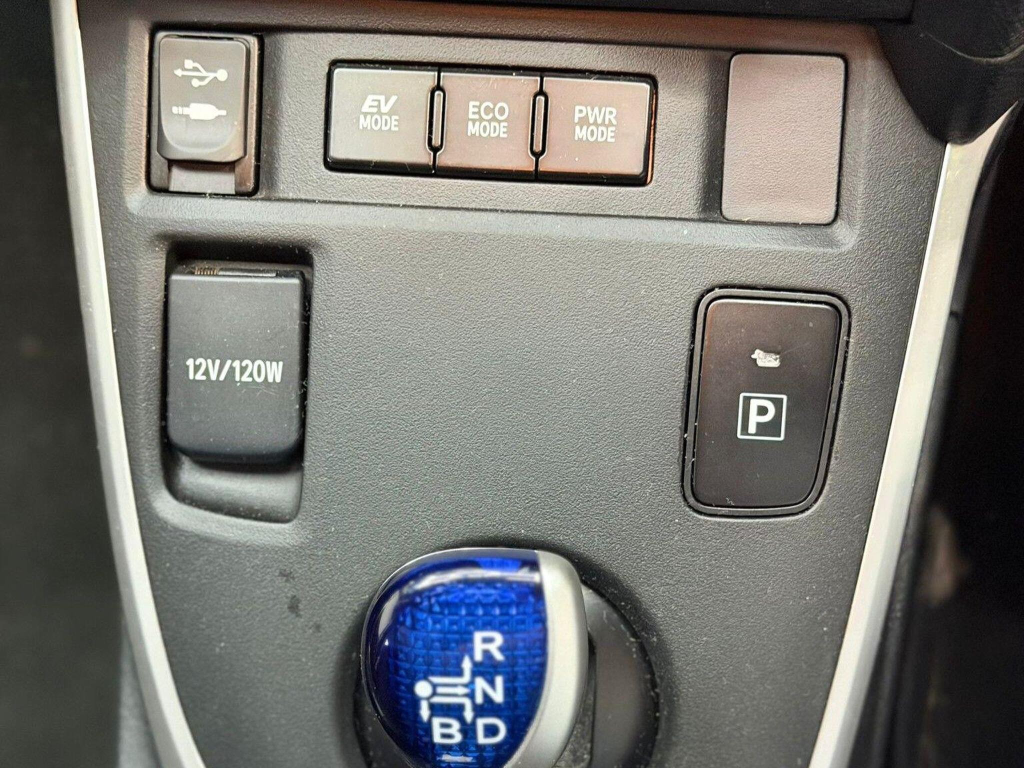 2014 Toyota Auris image 12