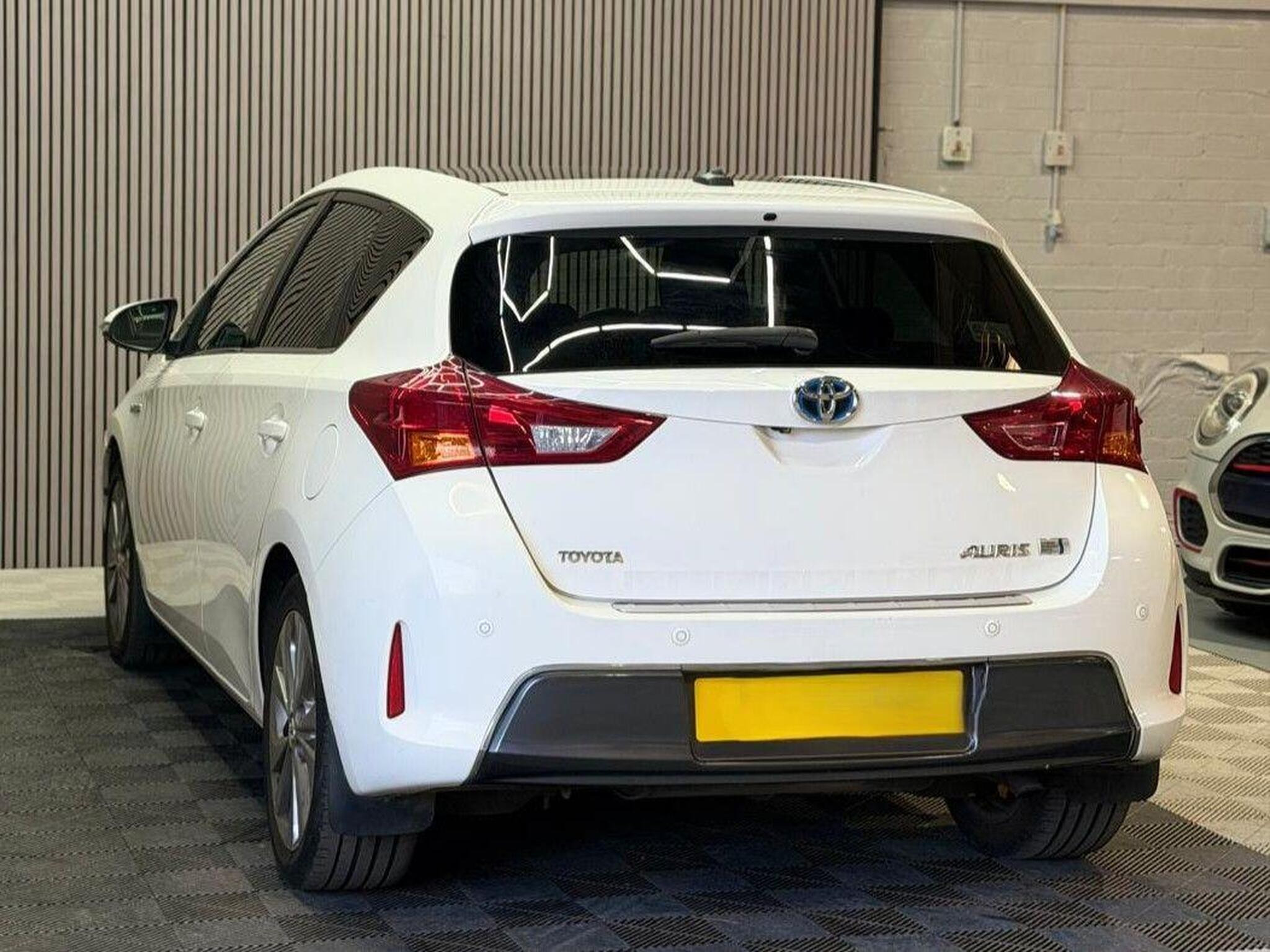 2014 Toyota Auris image 7