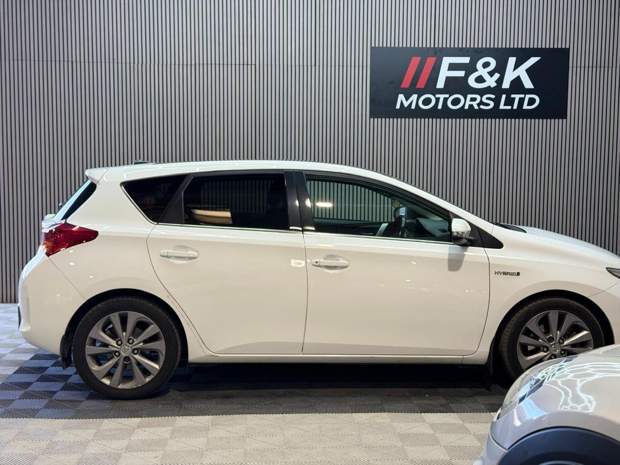 2014 Toyota Auris image 6