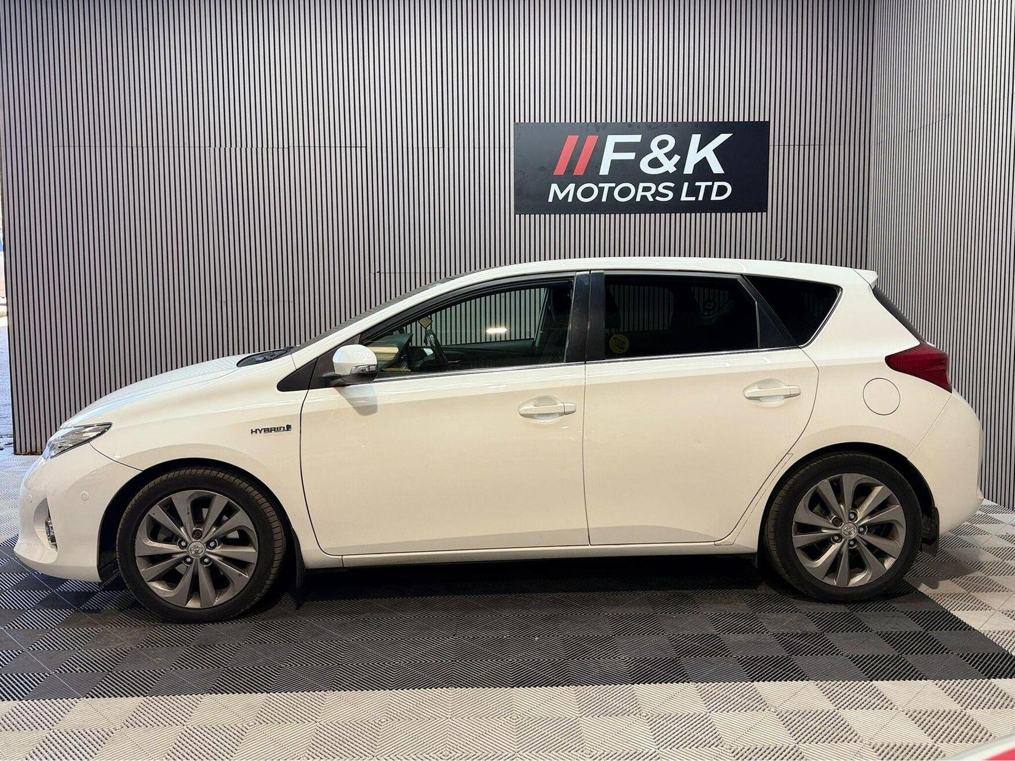 2014 Toyota Auris image 5