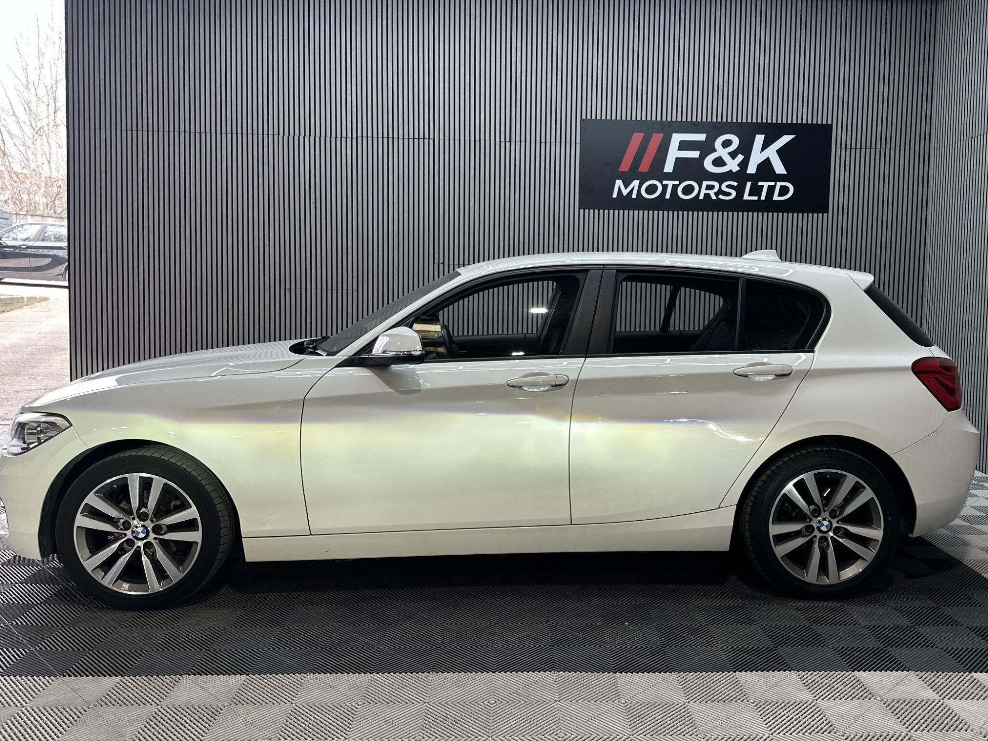 2016 BMW 1 Series image 8