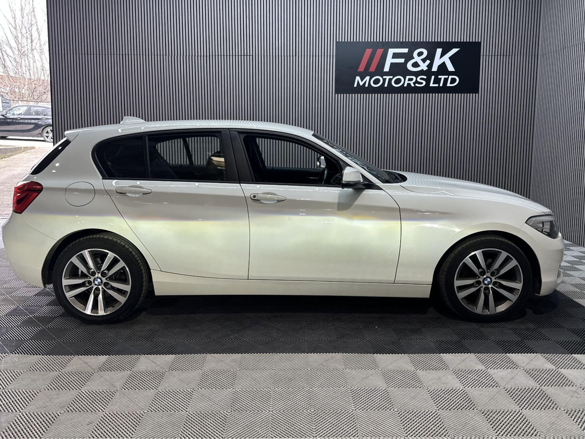 2016 BMW 1 Series image 7