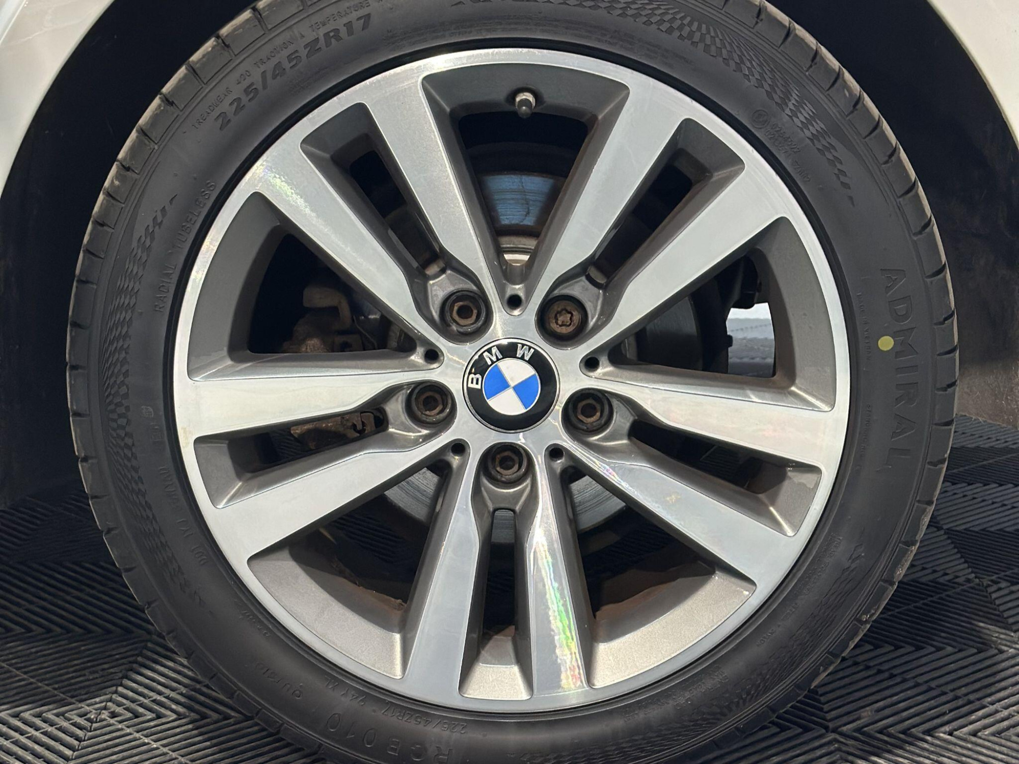 2016 BMW 1 Series image 11