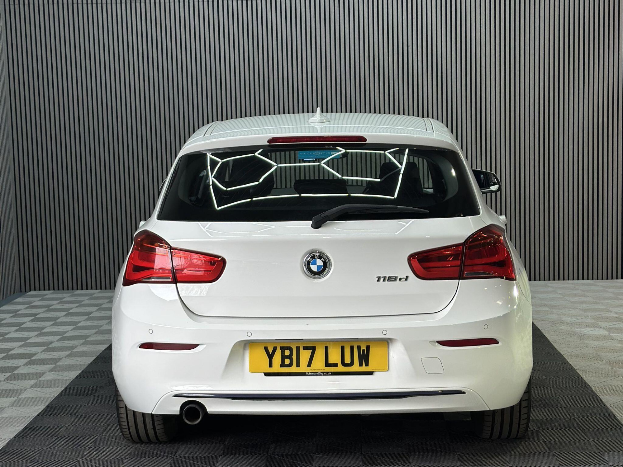 2016 BMW 1 Series image 5