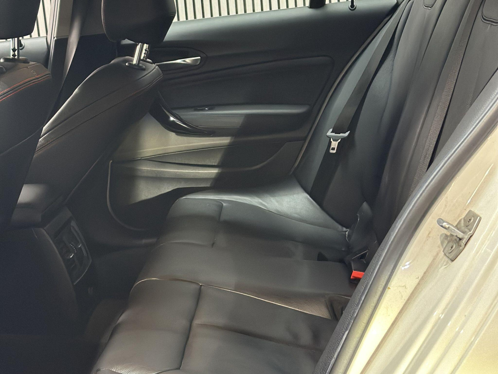 2016 BMW 1 Series image 16