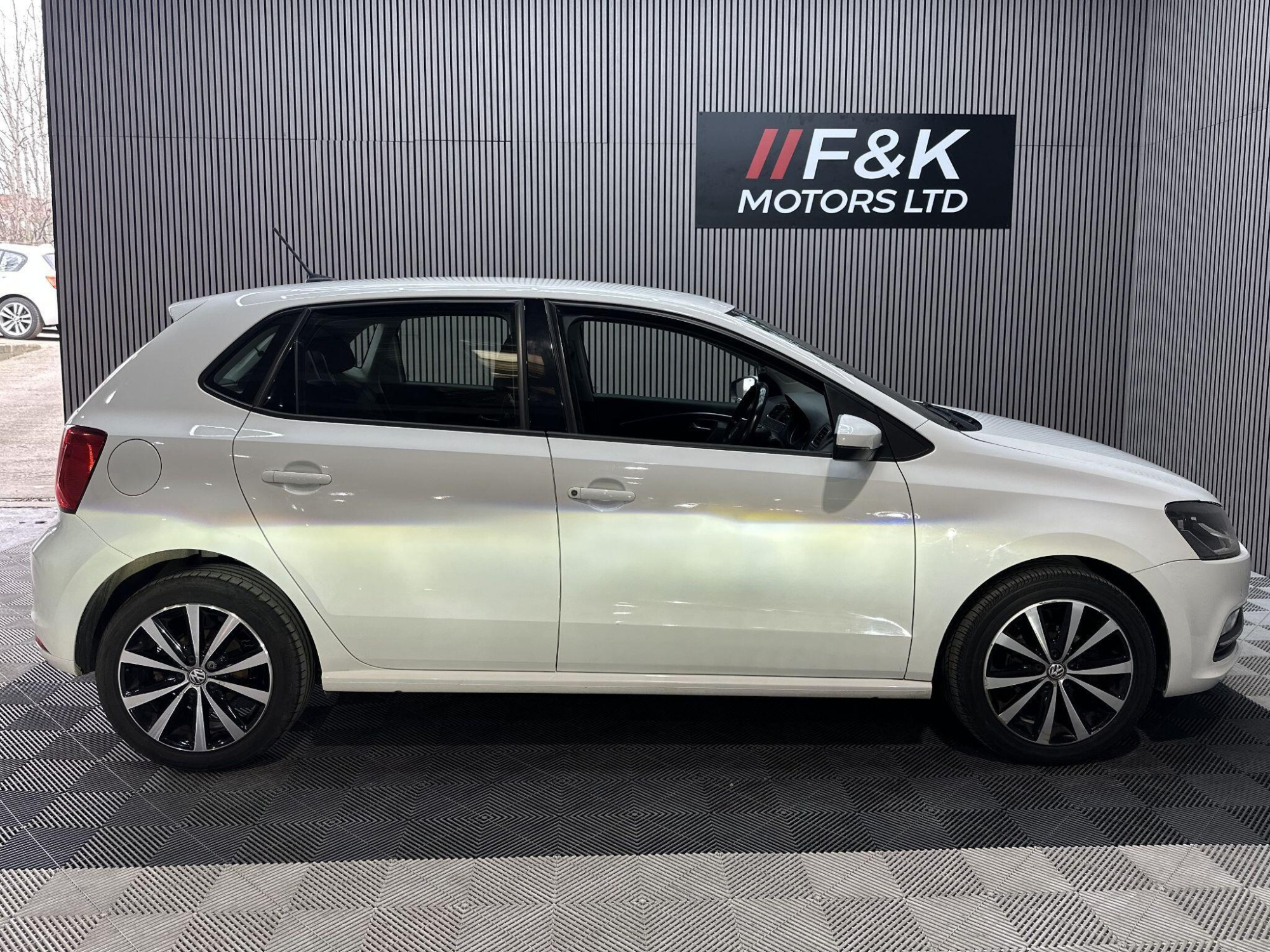 2014 Volkswagen Polo image 4