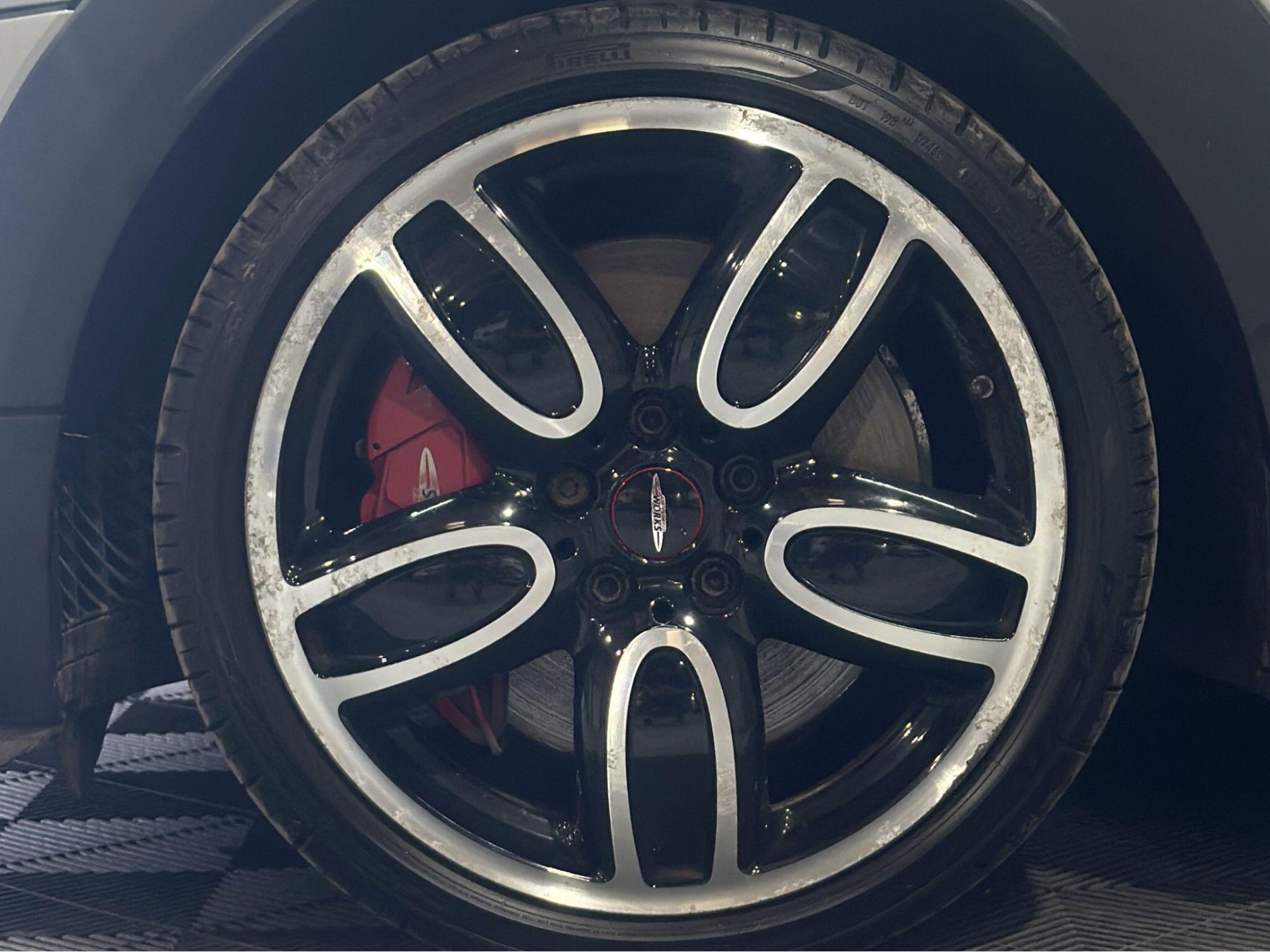2016 MINI Hatch image 6