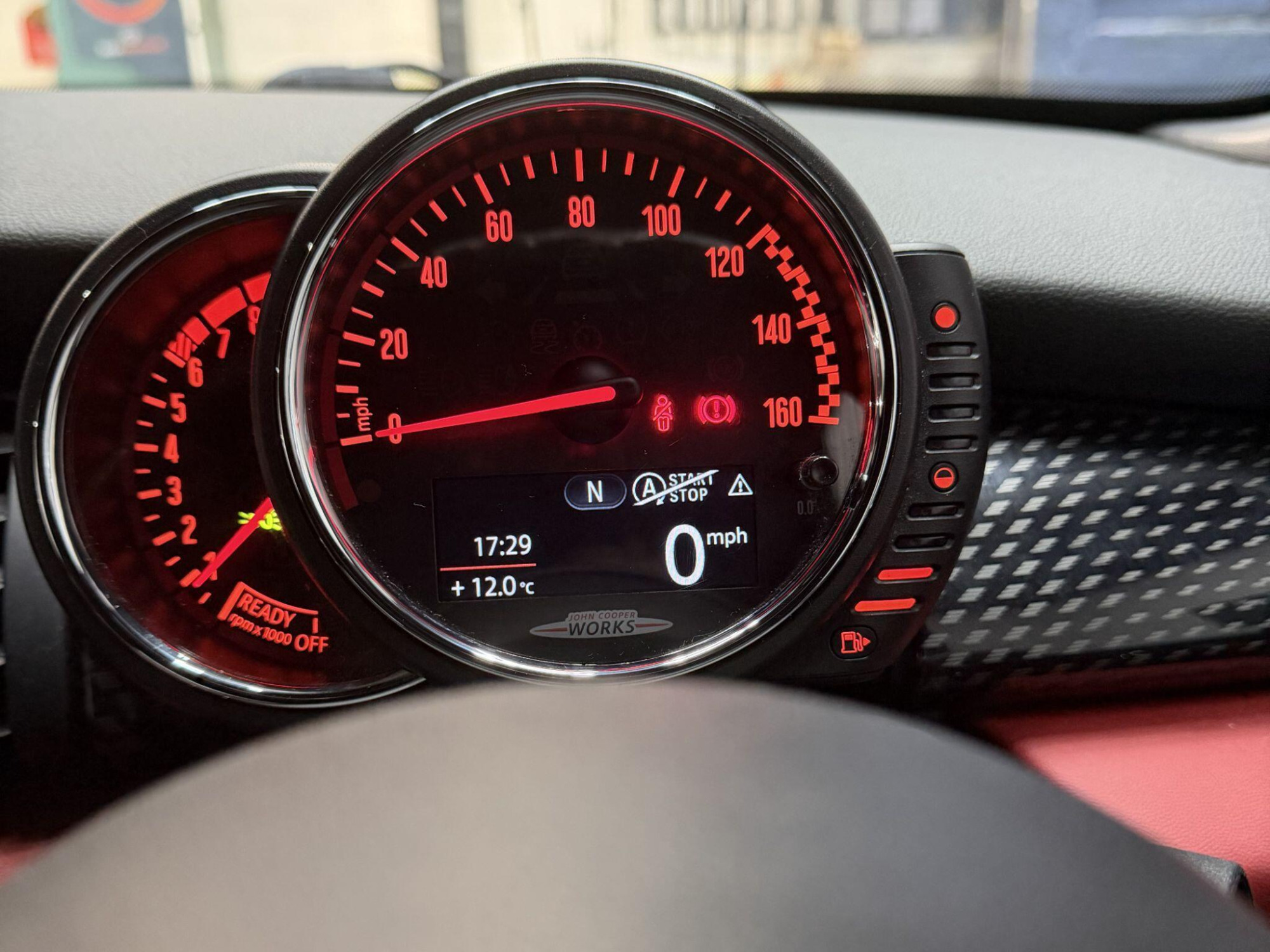 2016 MINI Hatch image 5