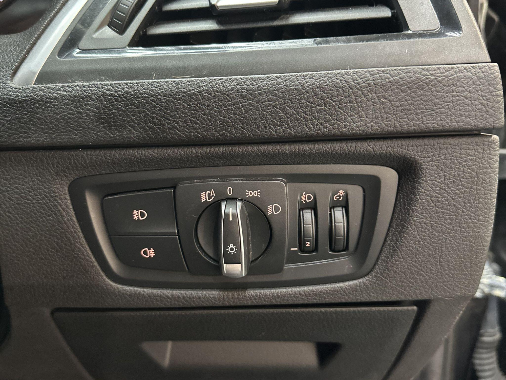 2018 BMW 1 Series image 22