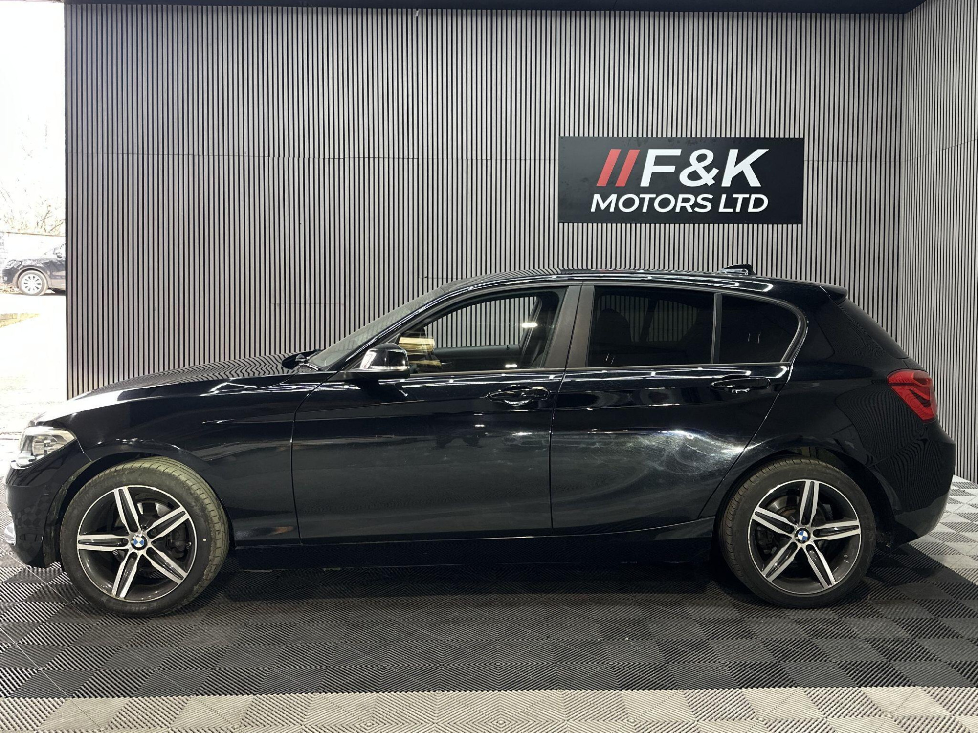 2018 BMW 1 Series image 9