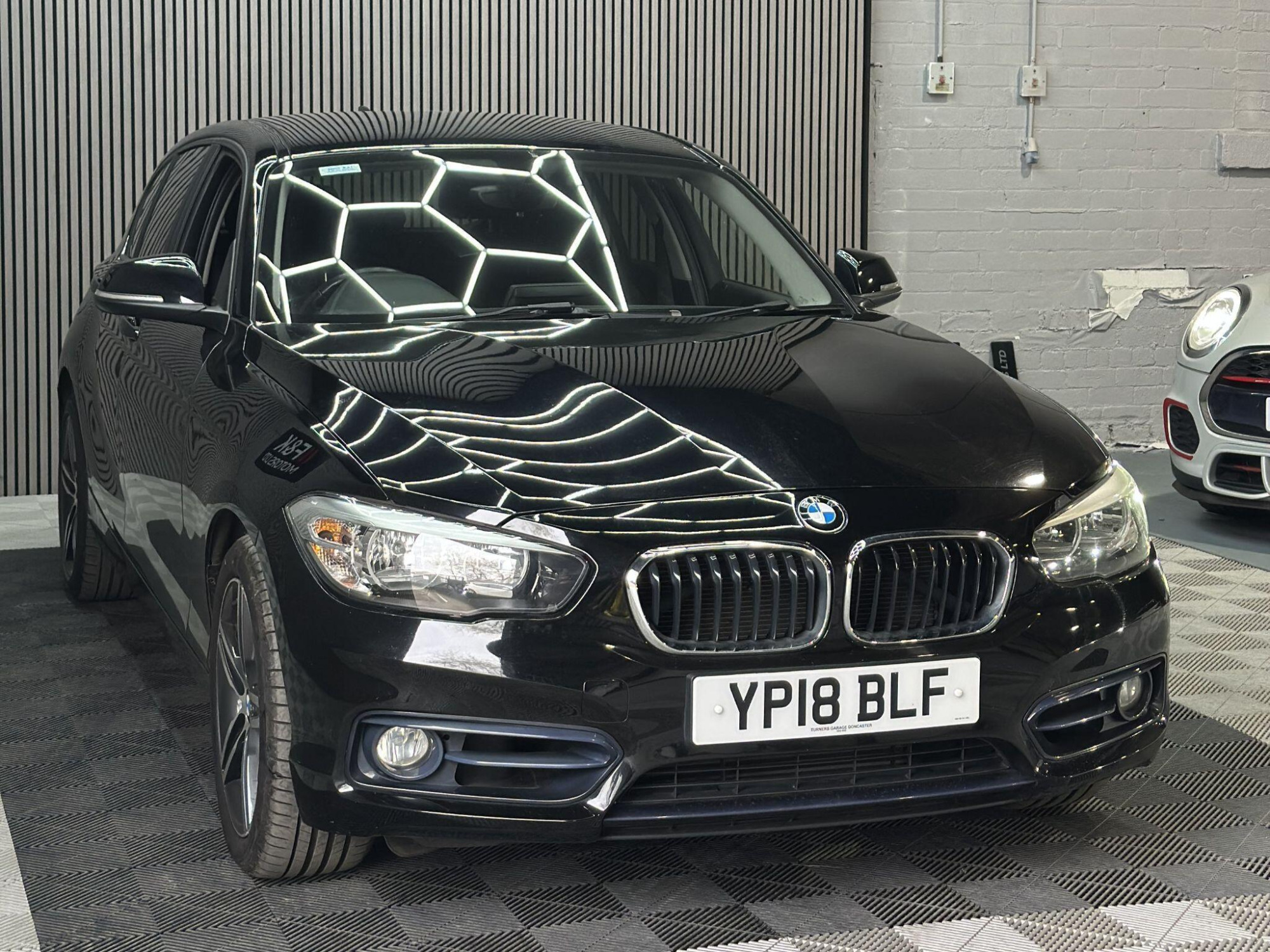 2018 BMW 1 Series image 3