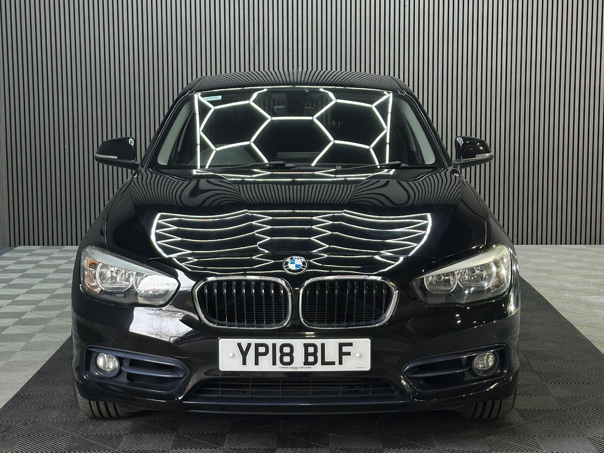 2018 BMW 1 Series image 2