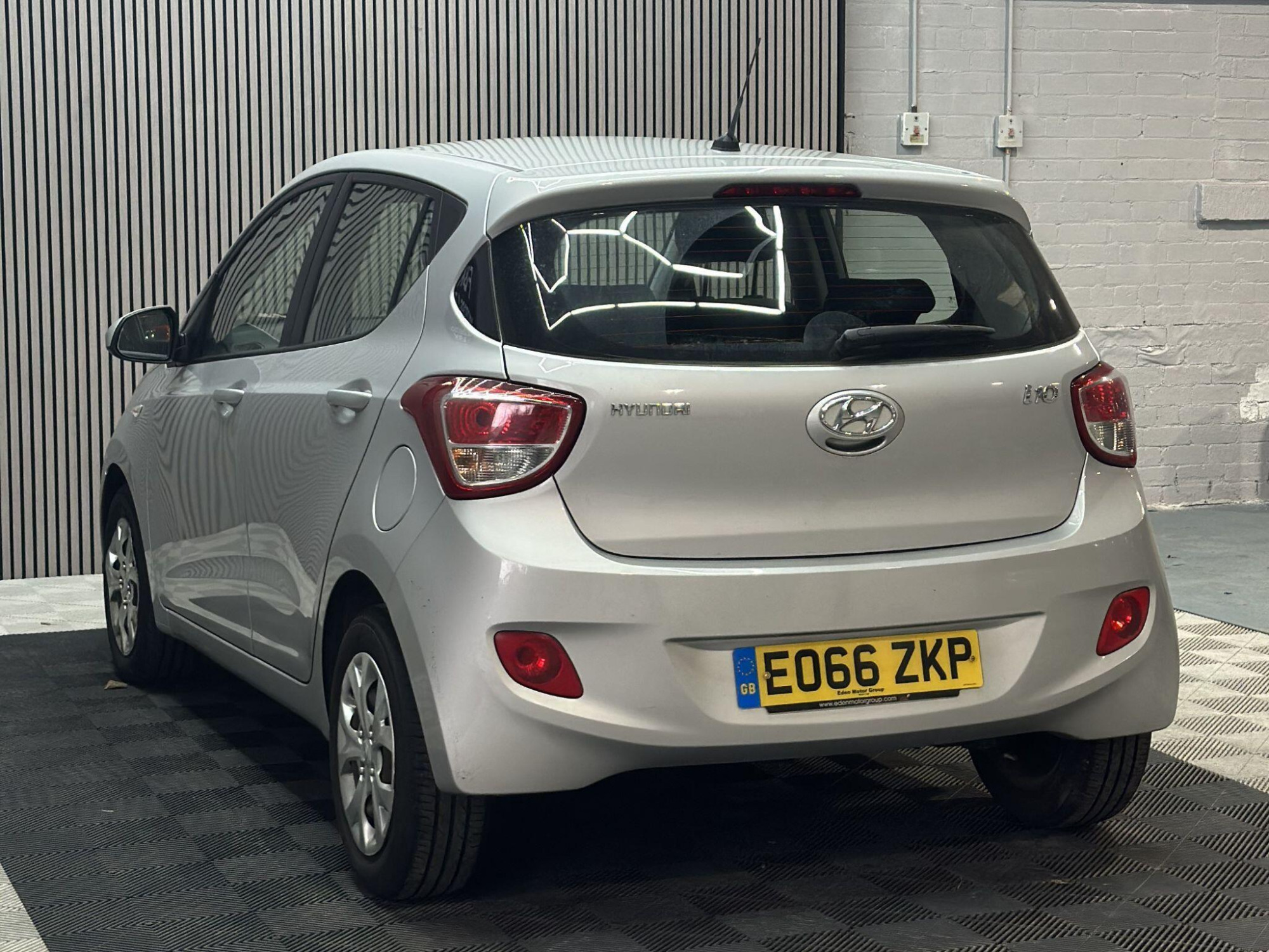 2016 Hyundai i10 image 6