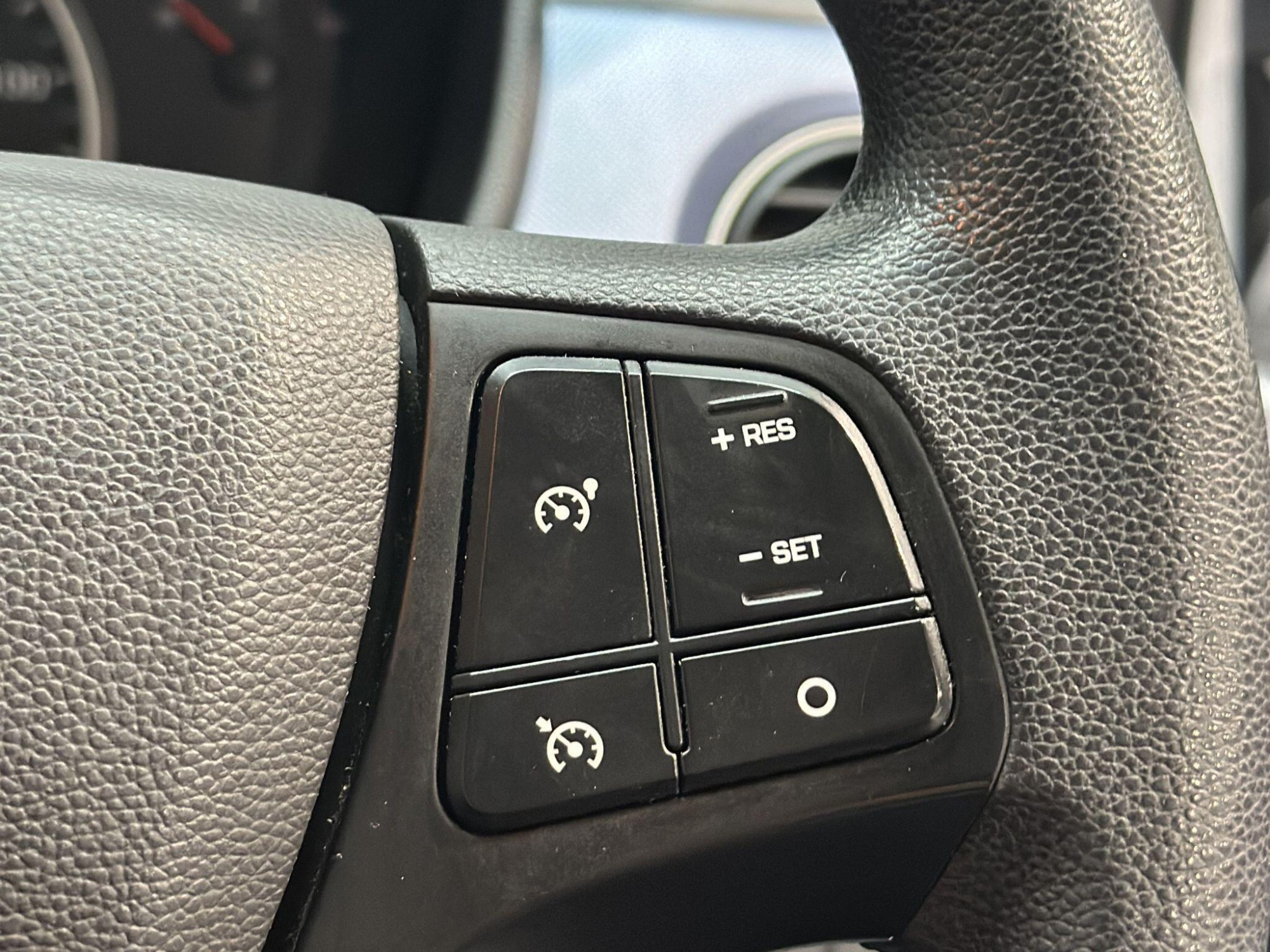 2016 Hyundai i10 image 17