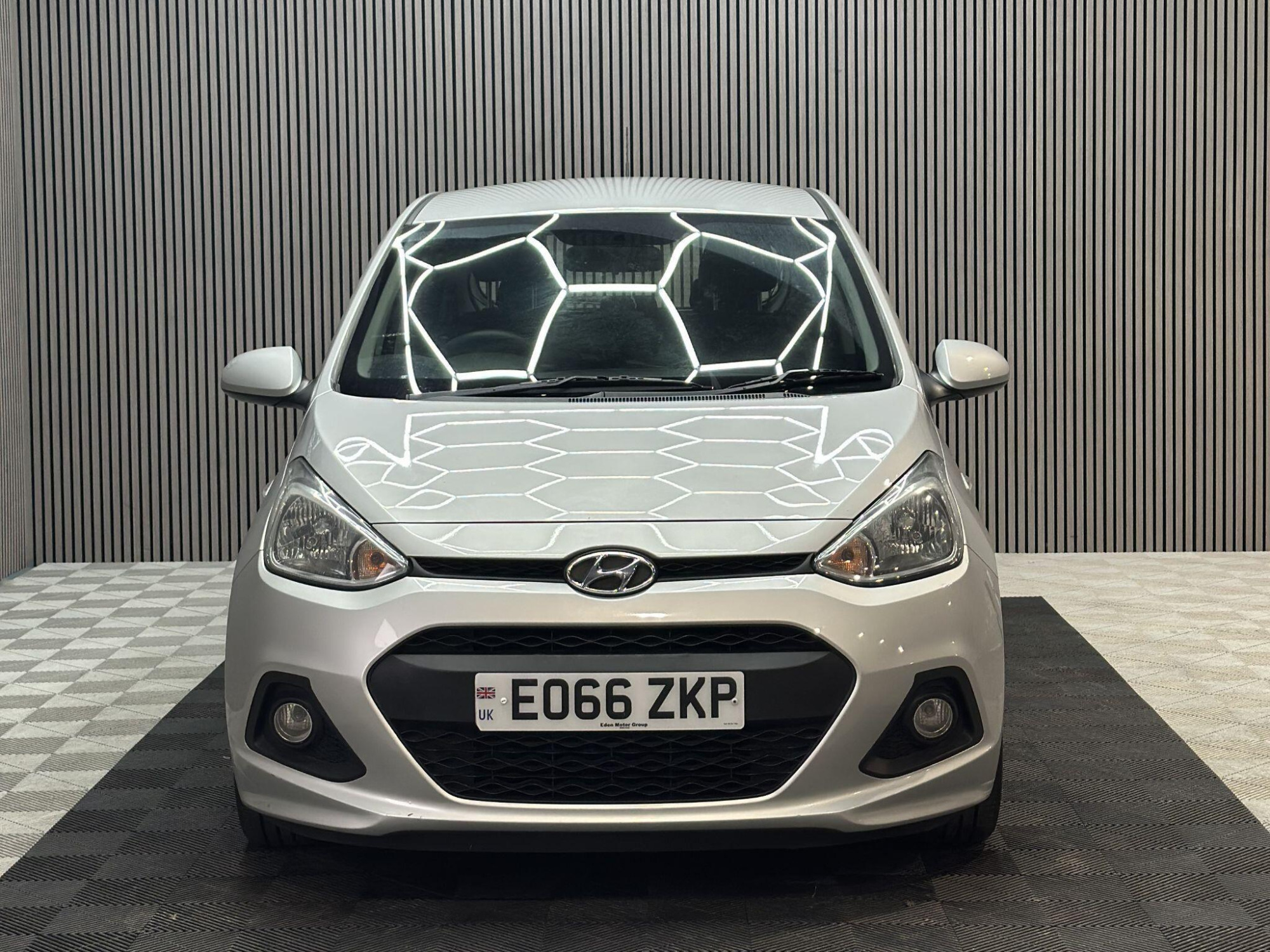 2016 Hyundai i10 image 2