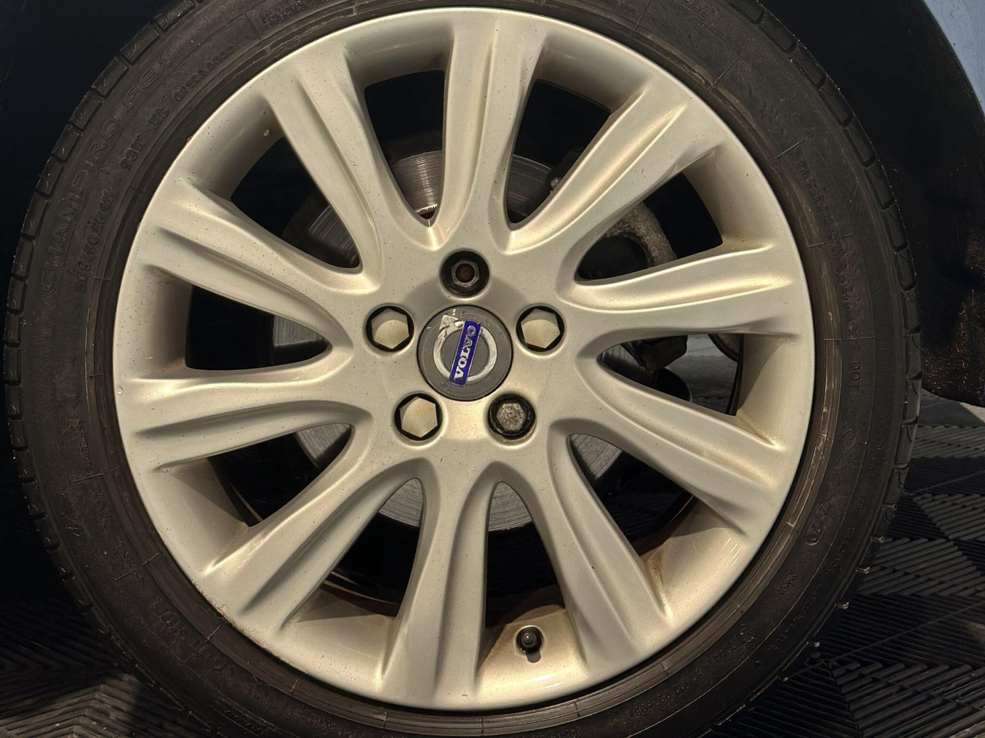 2015 Volvo V40 image 10