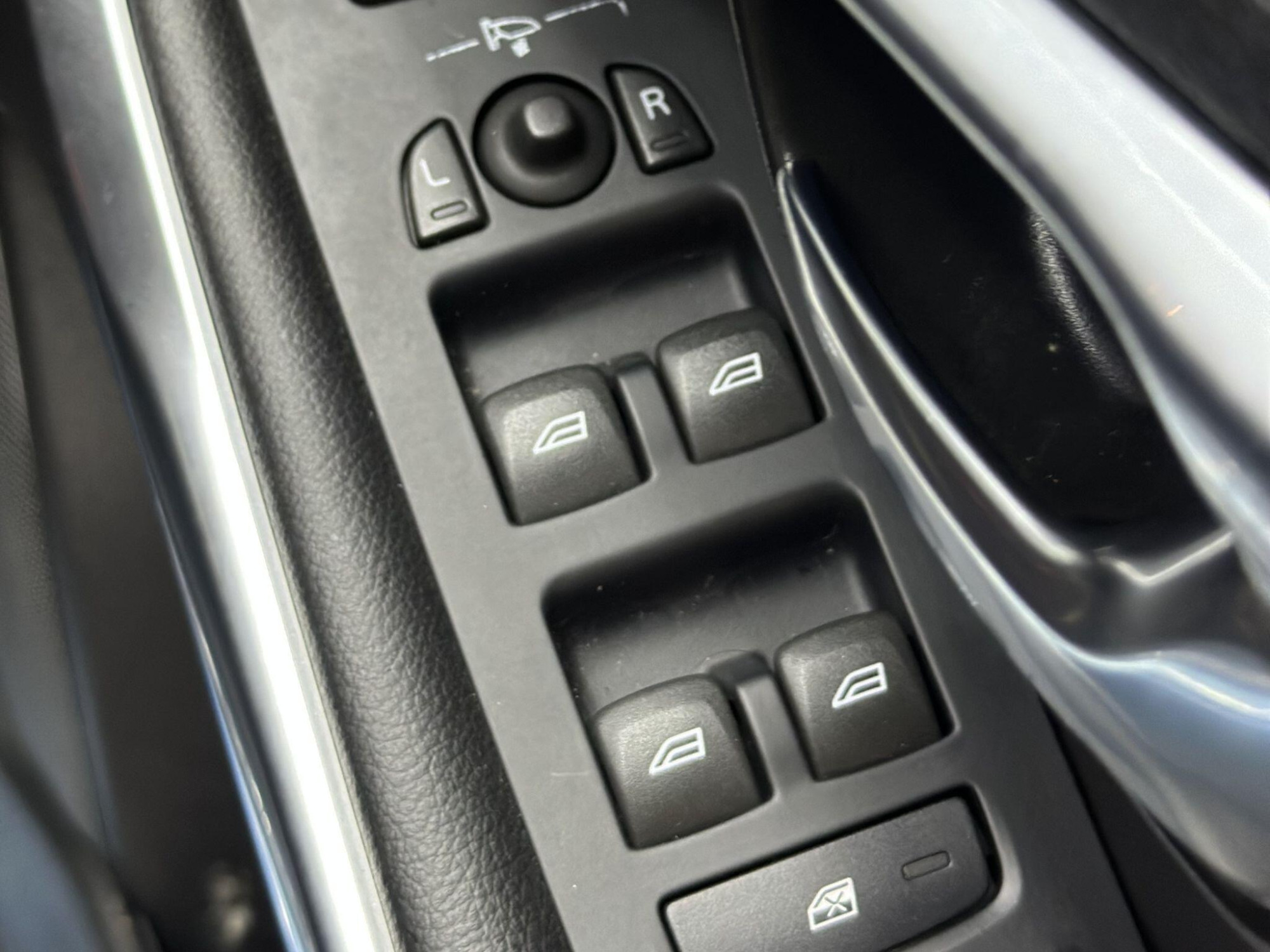2015 Volvo V40 image 21