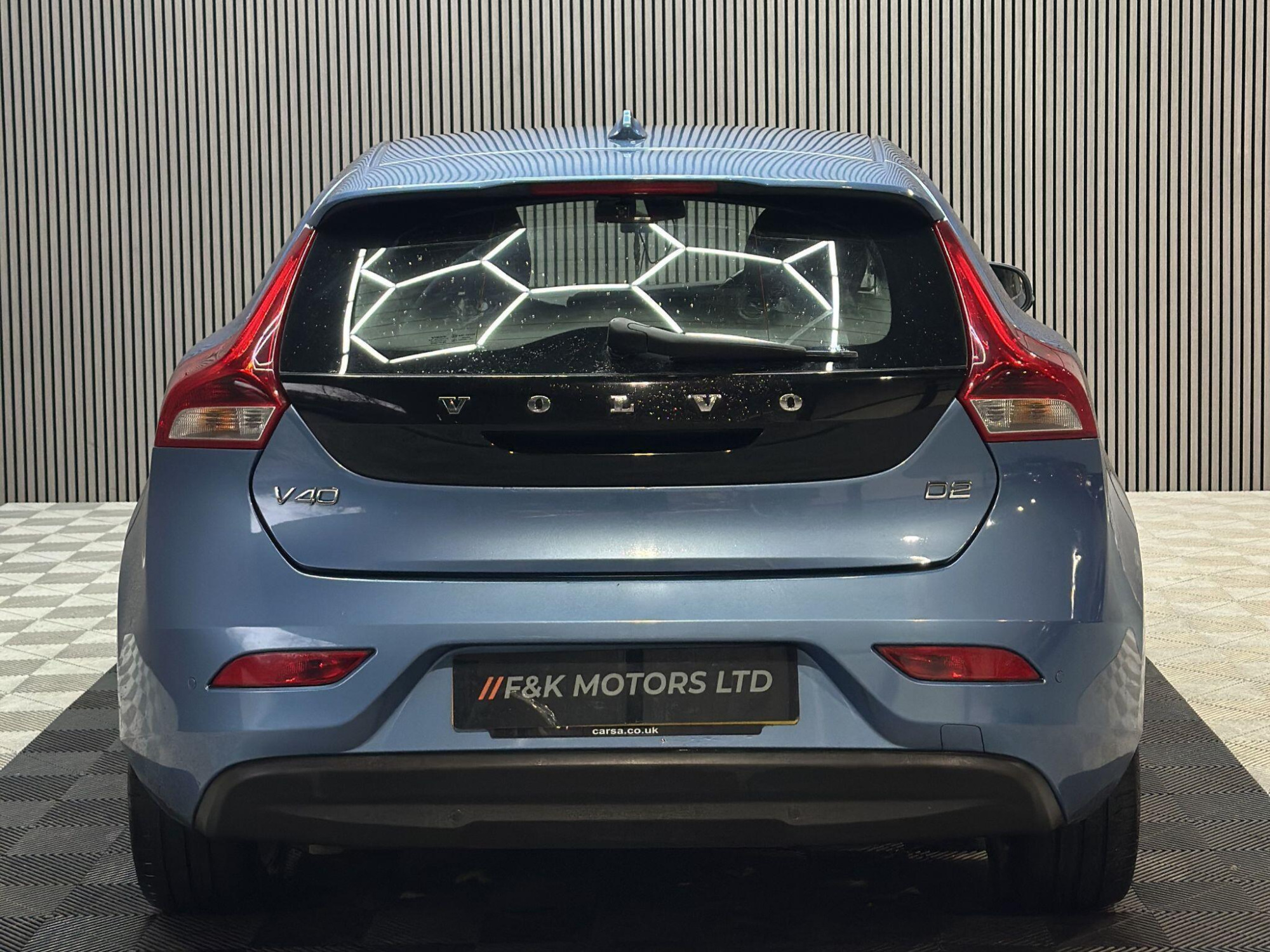 2015 Volvo V40 image 4