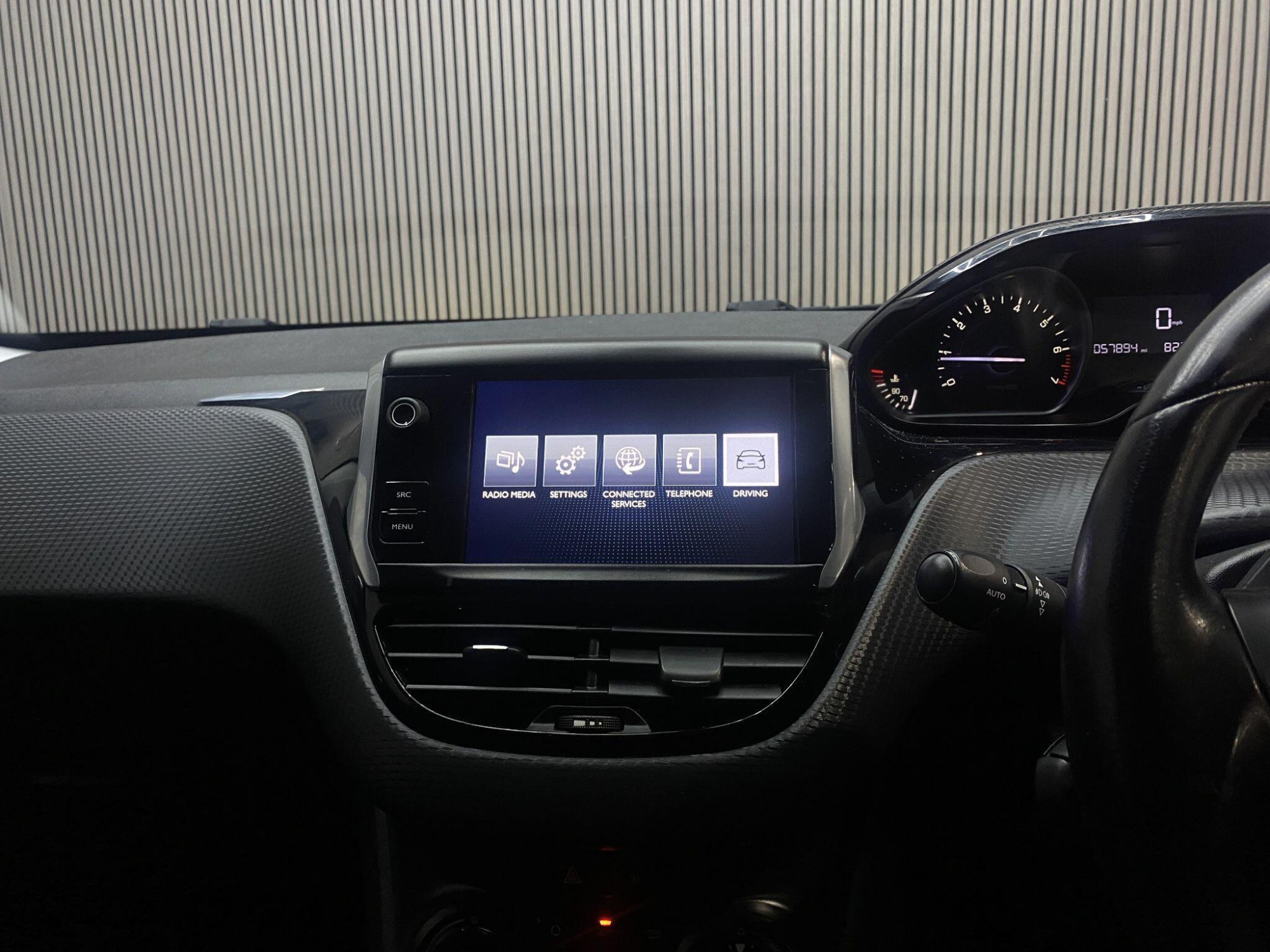 2016 Peugeot 208 image 7