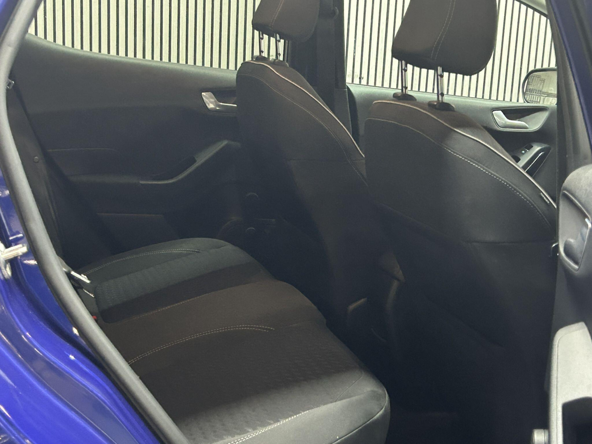 2017 Ford Fiesta image 9
