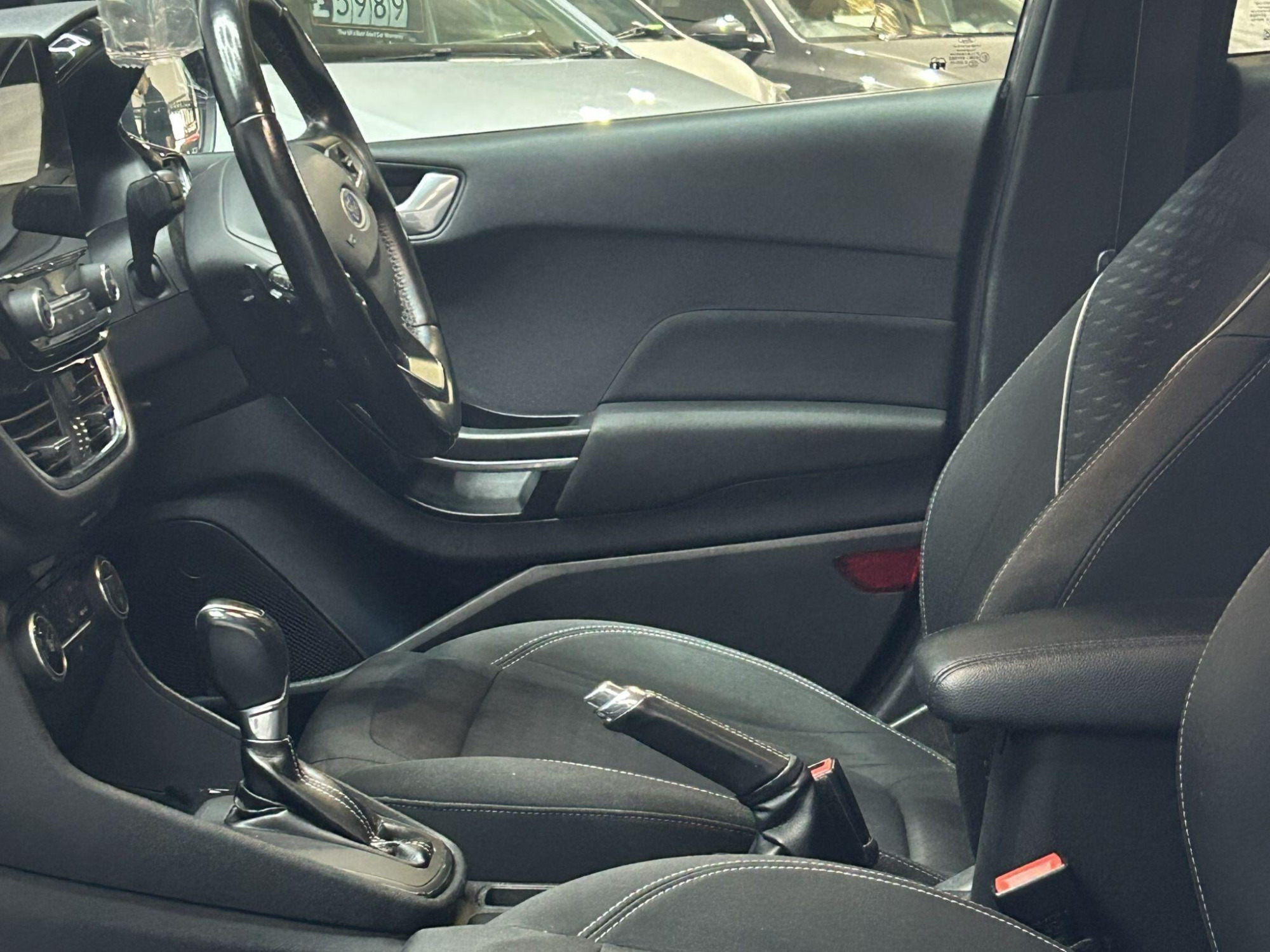 2017 Ford Fiesta image 10