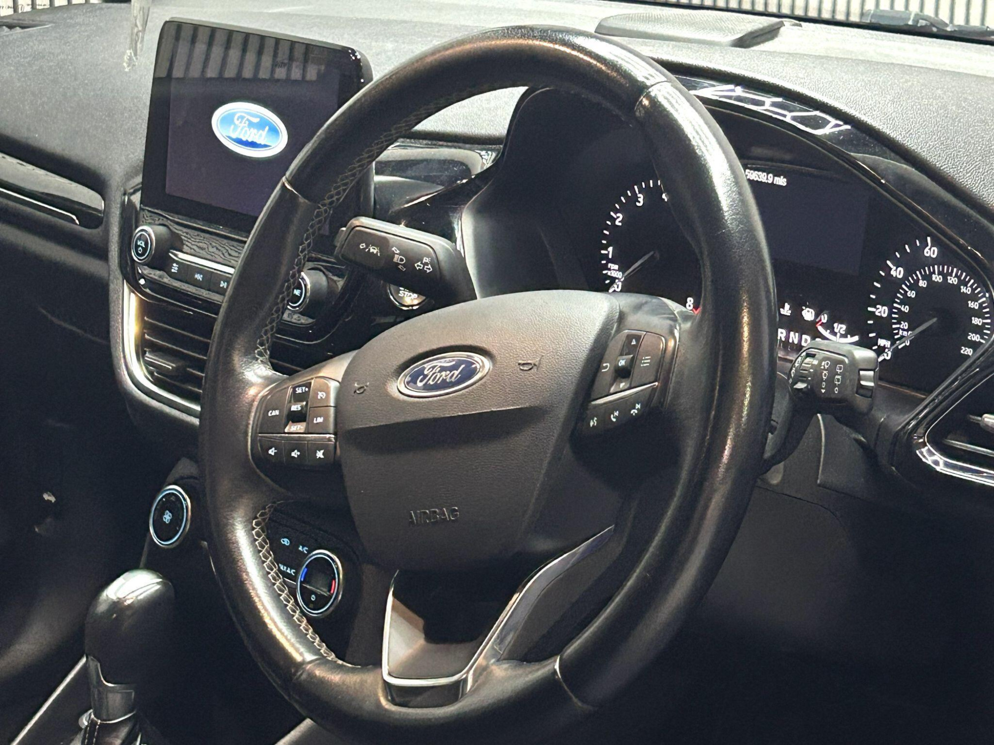 2017 Ford Fiesta image 11