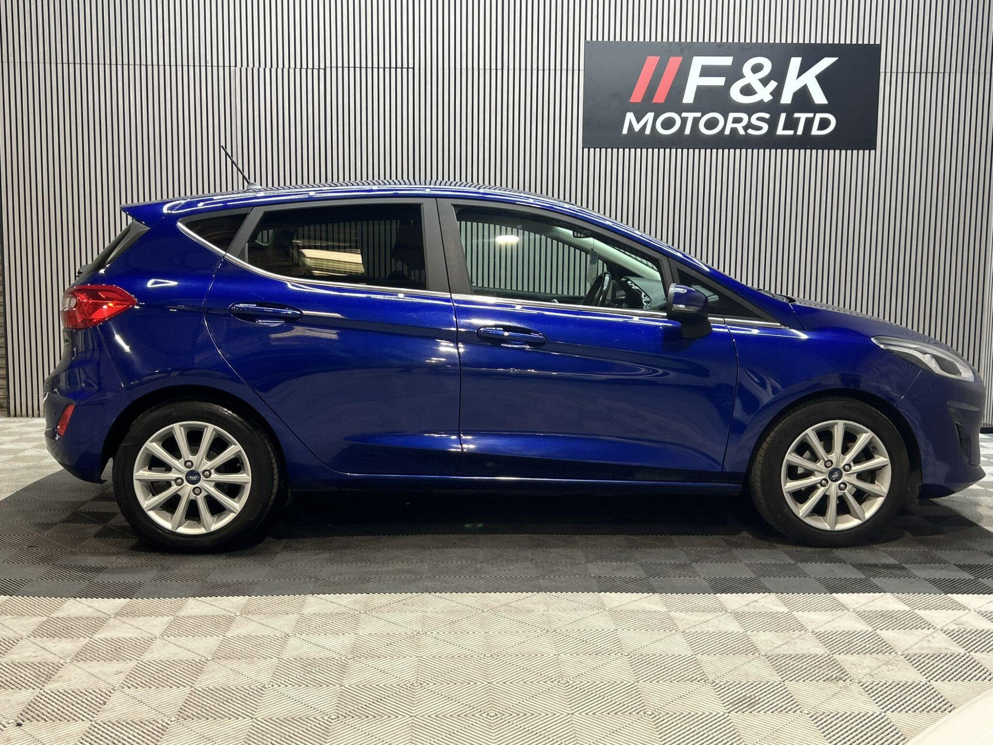 2017 Ford Fiesta image 4