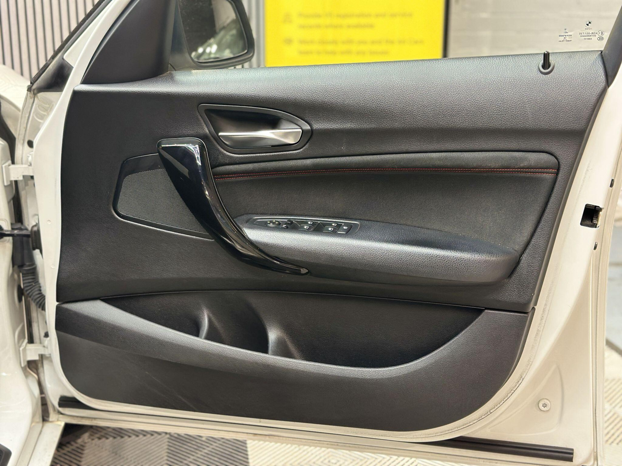 2016 BMW 1 Series image 26