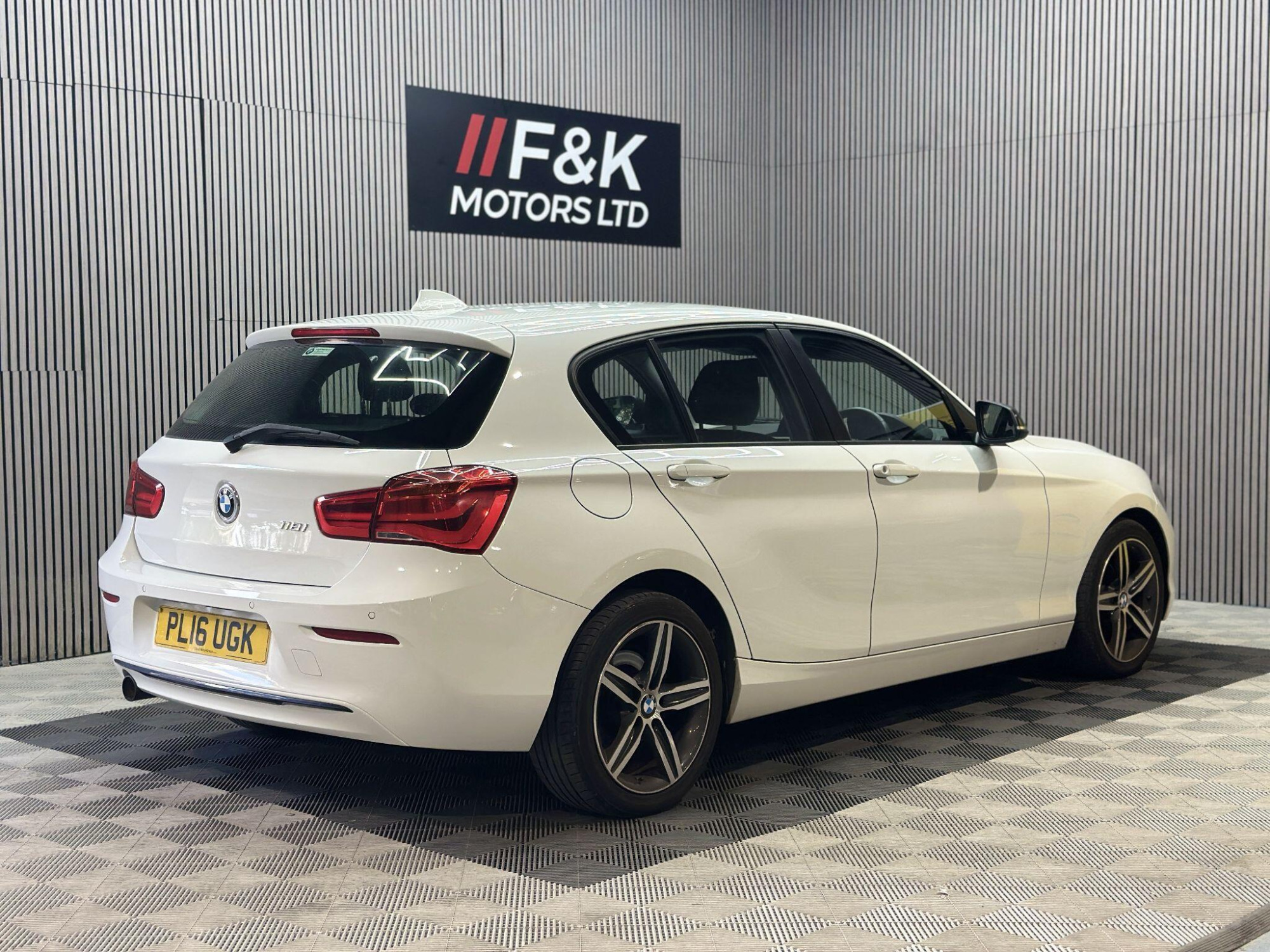 2016 BMW 1 Series image 5