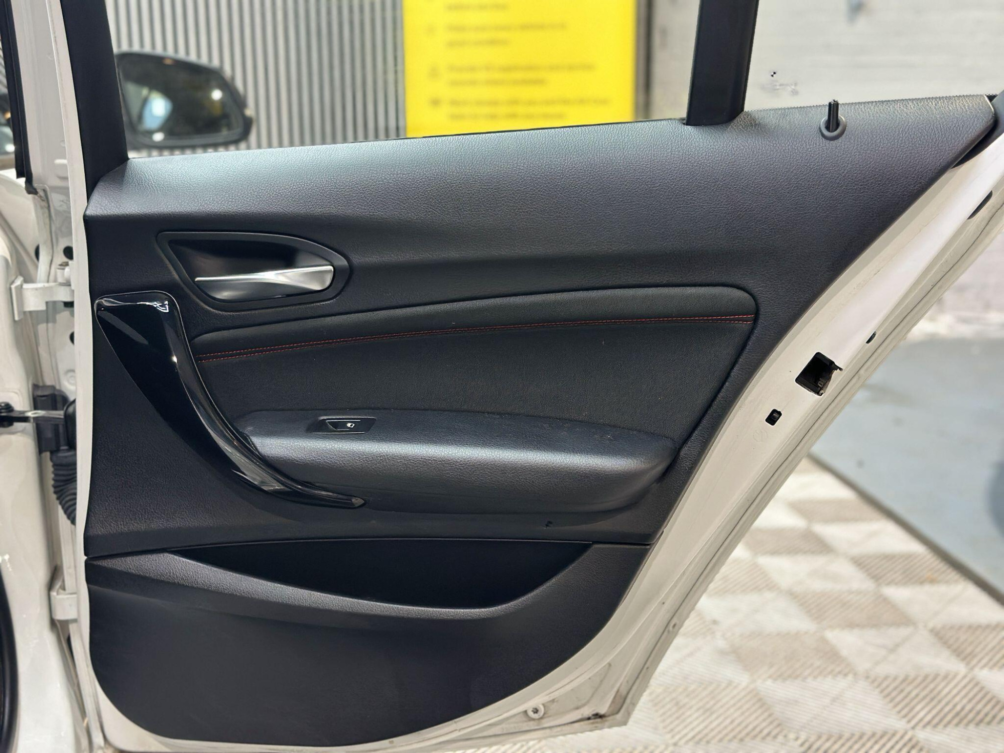 2016 BMW 1 Series image 27