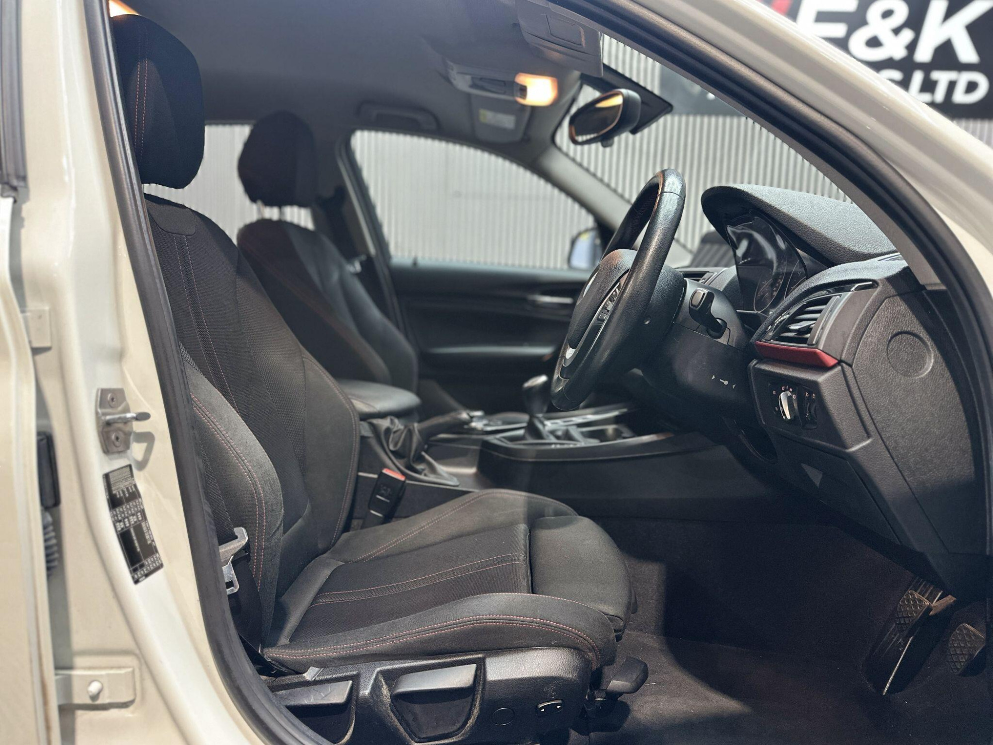 2016 BMW 1 Series image 23