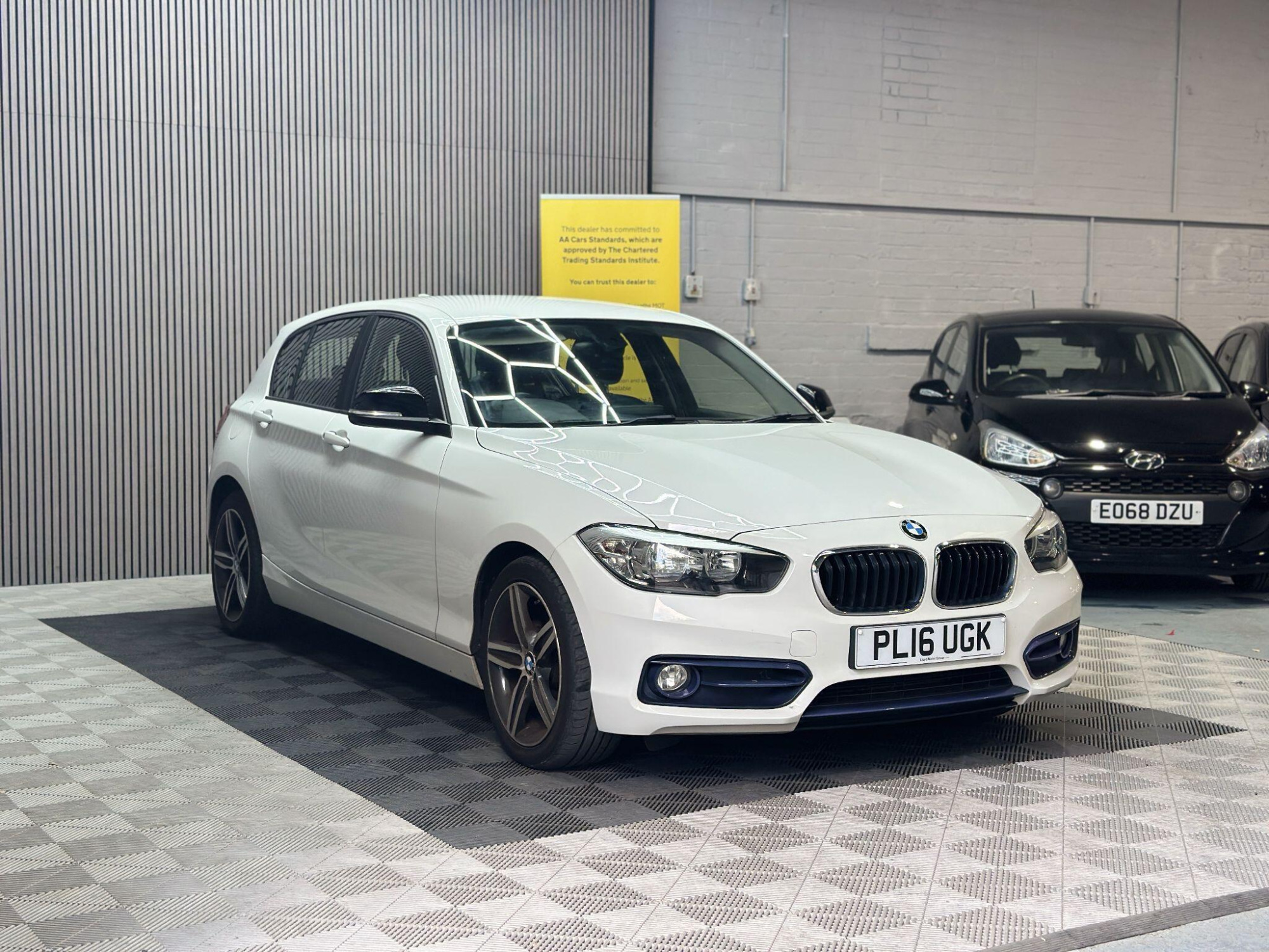 2016 BMW 1 Series image 3