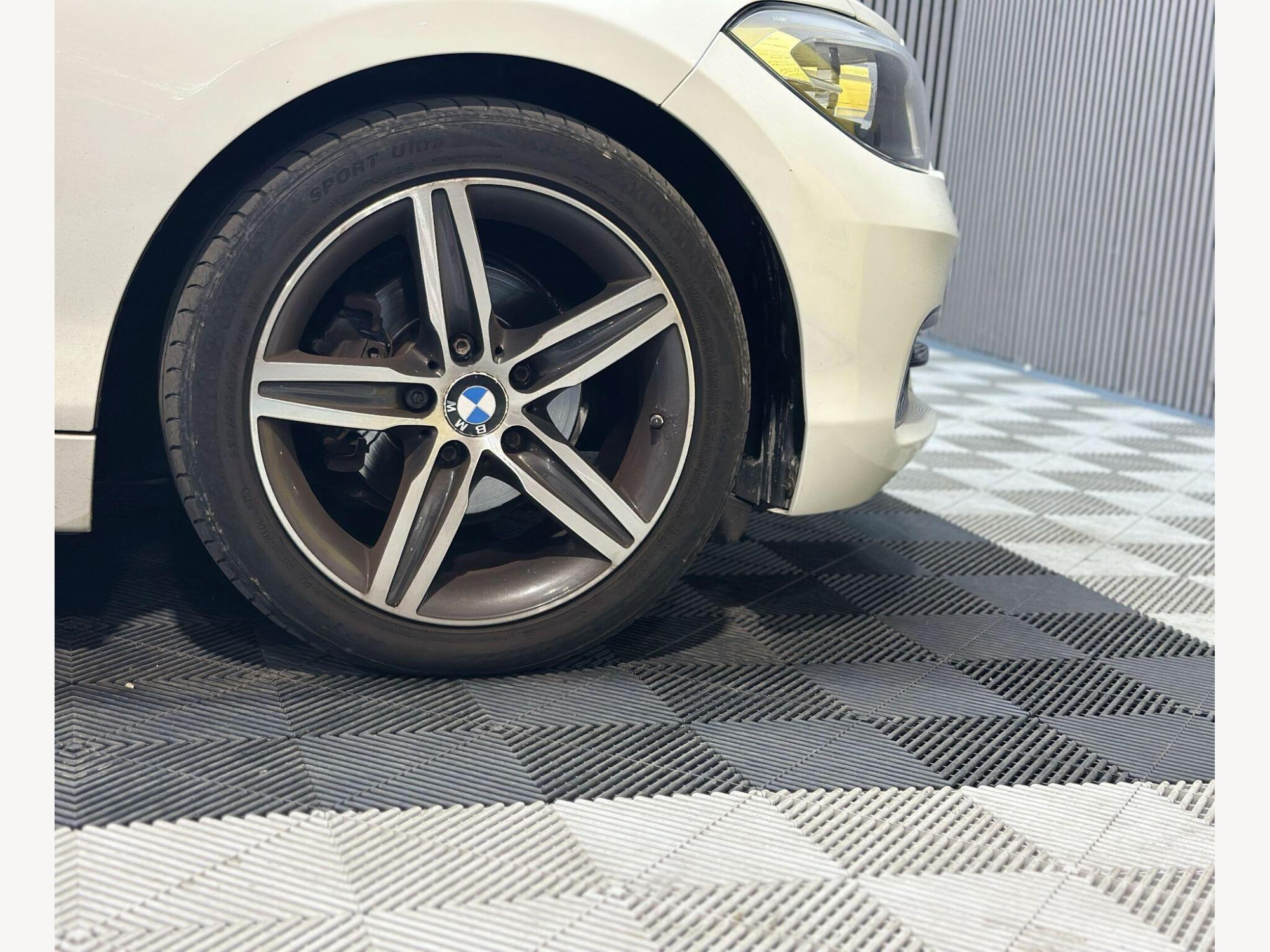 2016 BMW 1 Series image 11