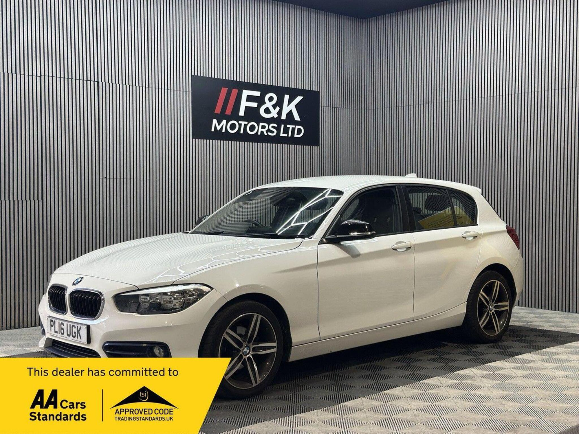 2016 BMW 1 Series image 1