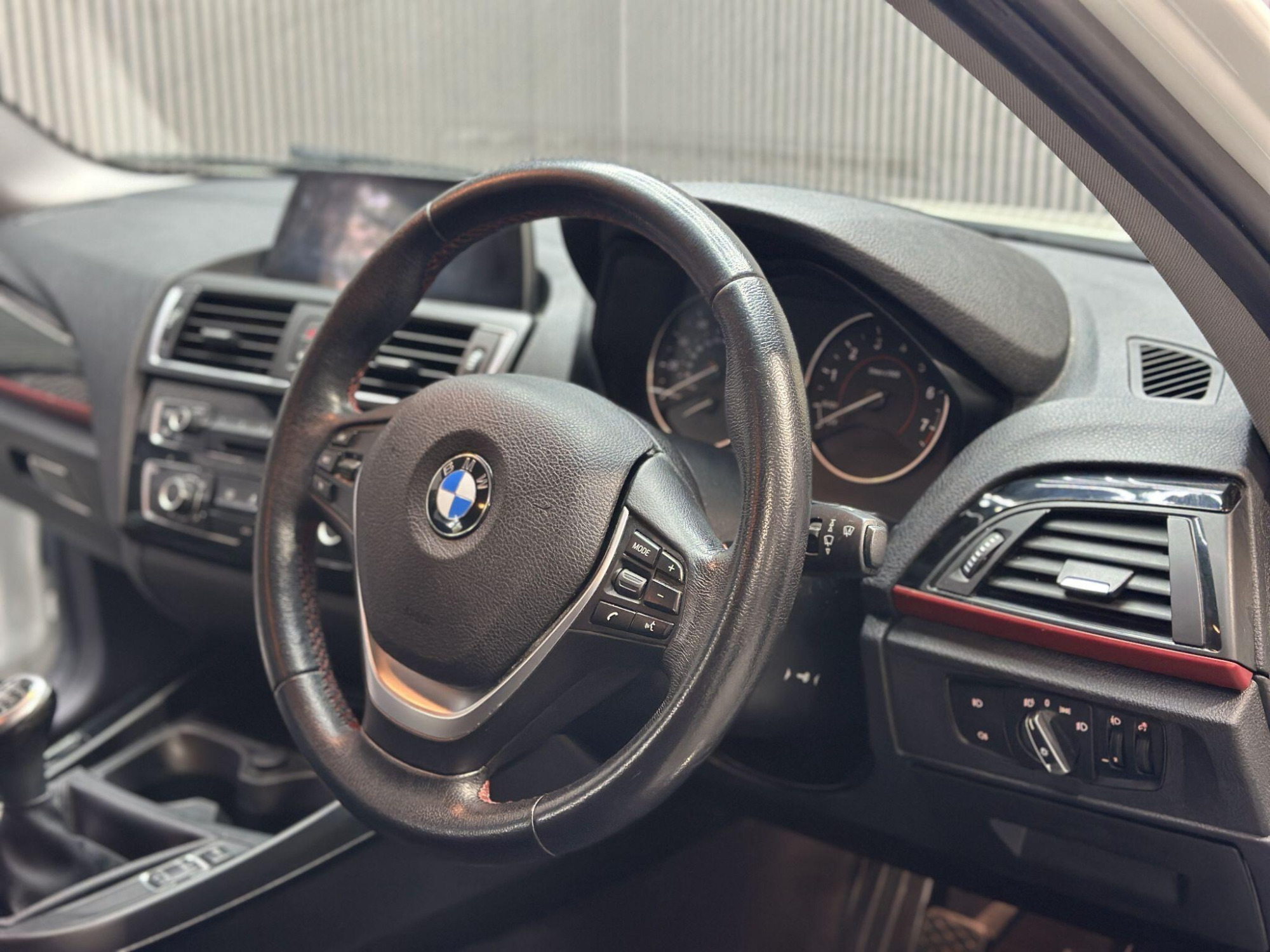 2016 BMW 1 Series image 20