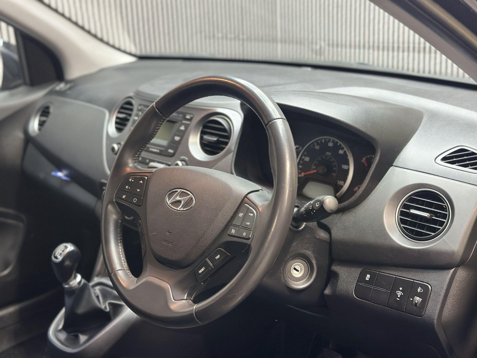 2018 Hyundai i10 image 26