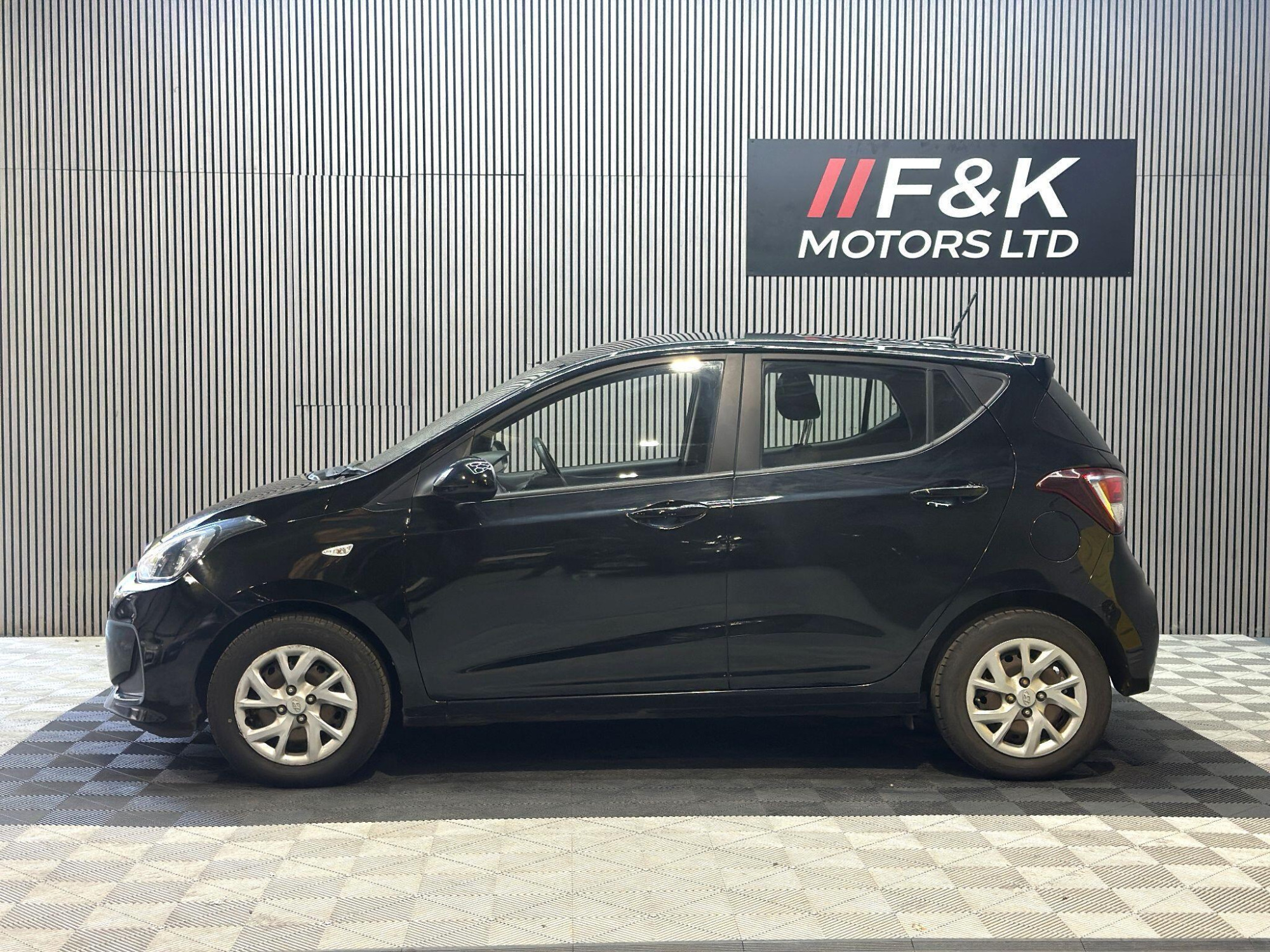 2018 Hyundai i10 image 12