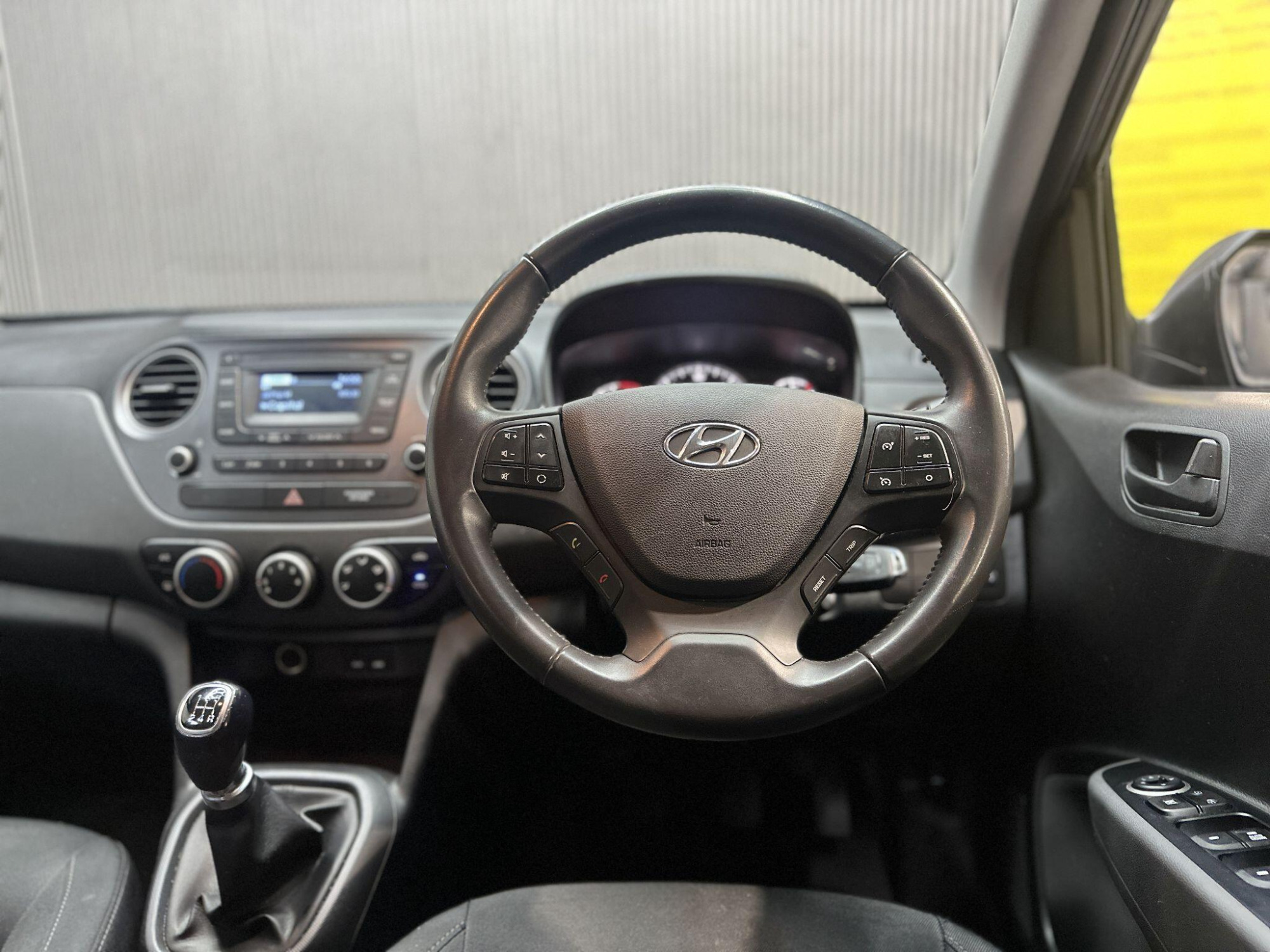 2018 Hyundai i10 image 15