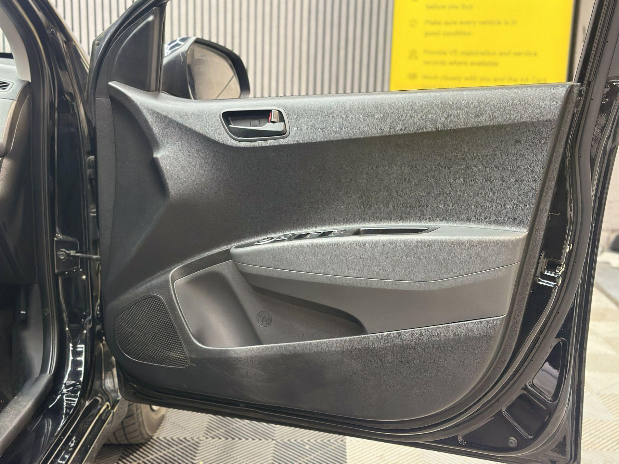 2018 Hyundai i10 image 27