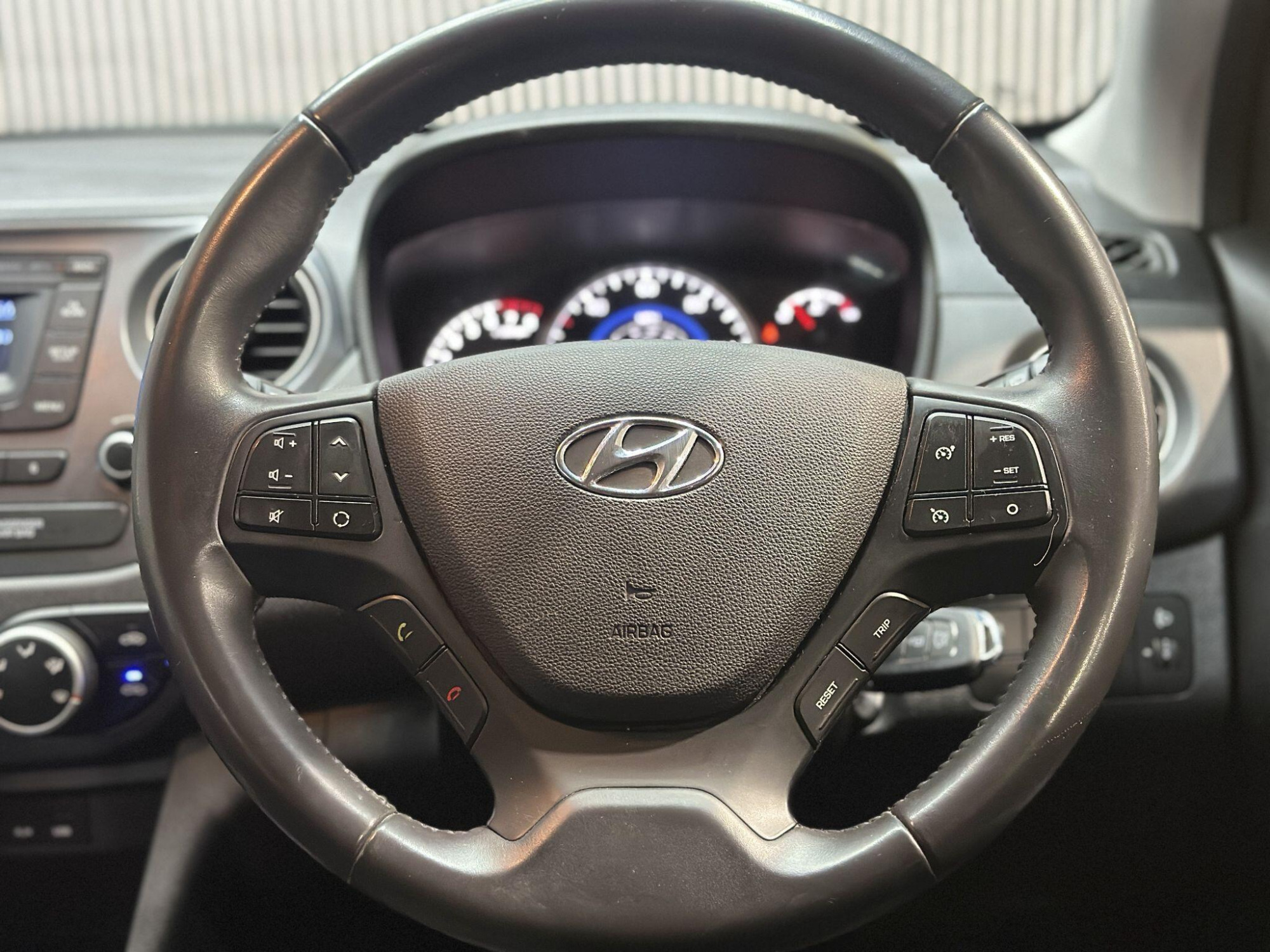 2018 Hyundai i10 image 14