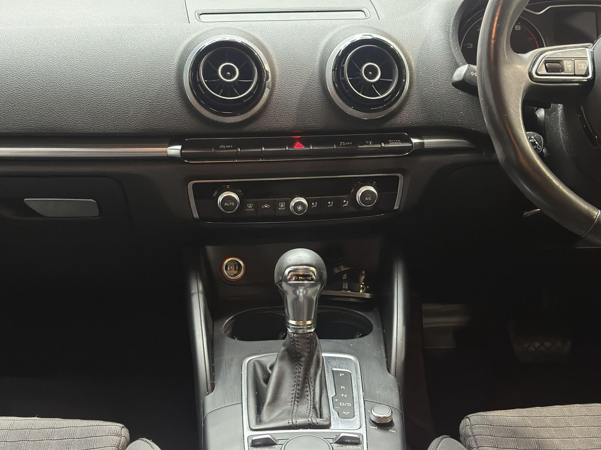 2013 Audi A3 image 23